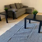 Kiraly78 Huge Apartment