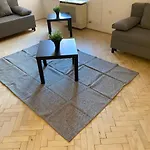 Kiraly78 Huge Apartment