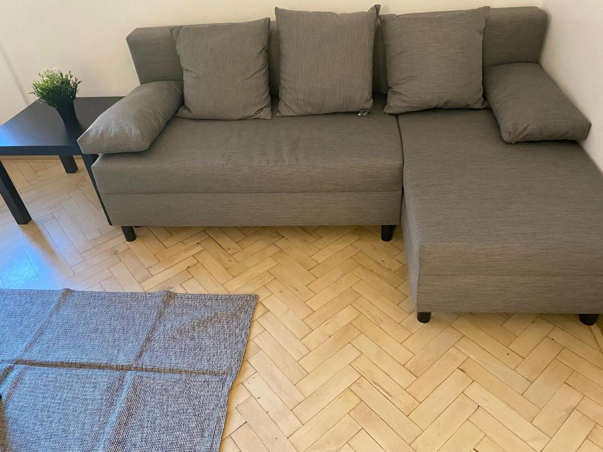 Kiraly78 Huge Apartment *