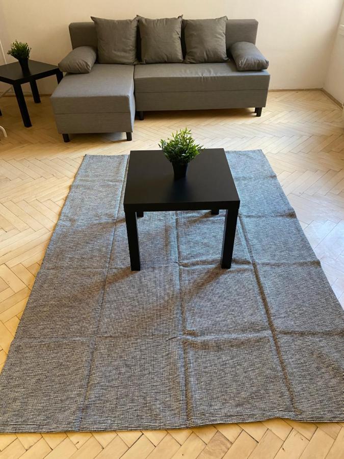 Kiraly78 Huge * Budapest
