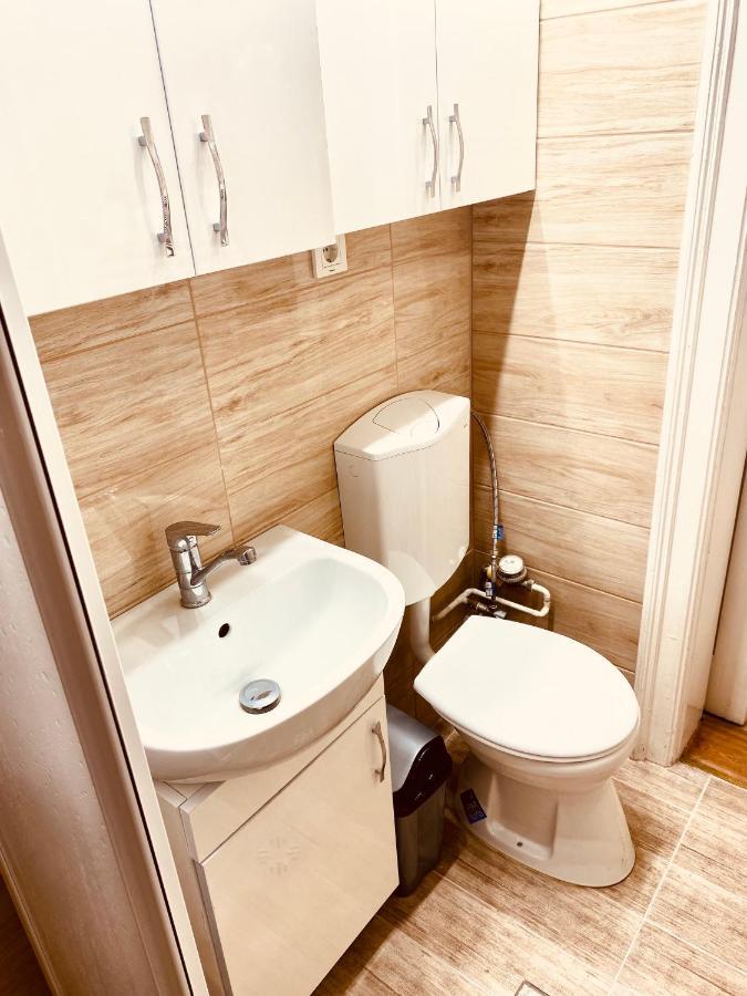 Kiraly78 Huge * Budapest